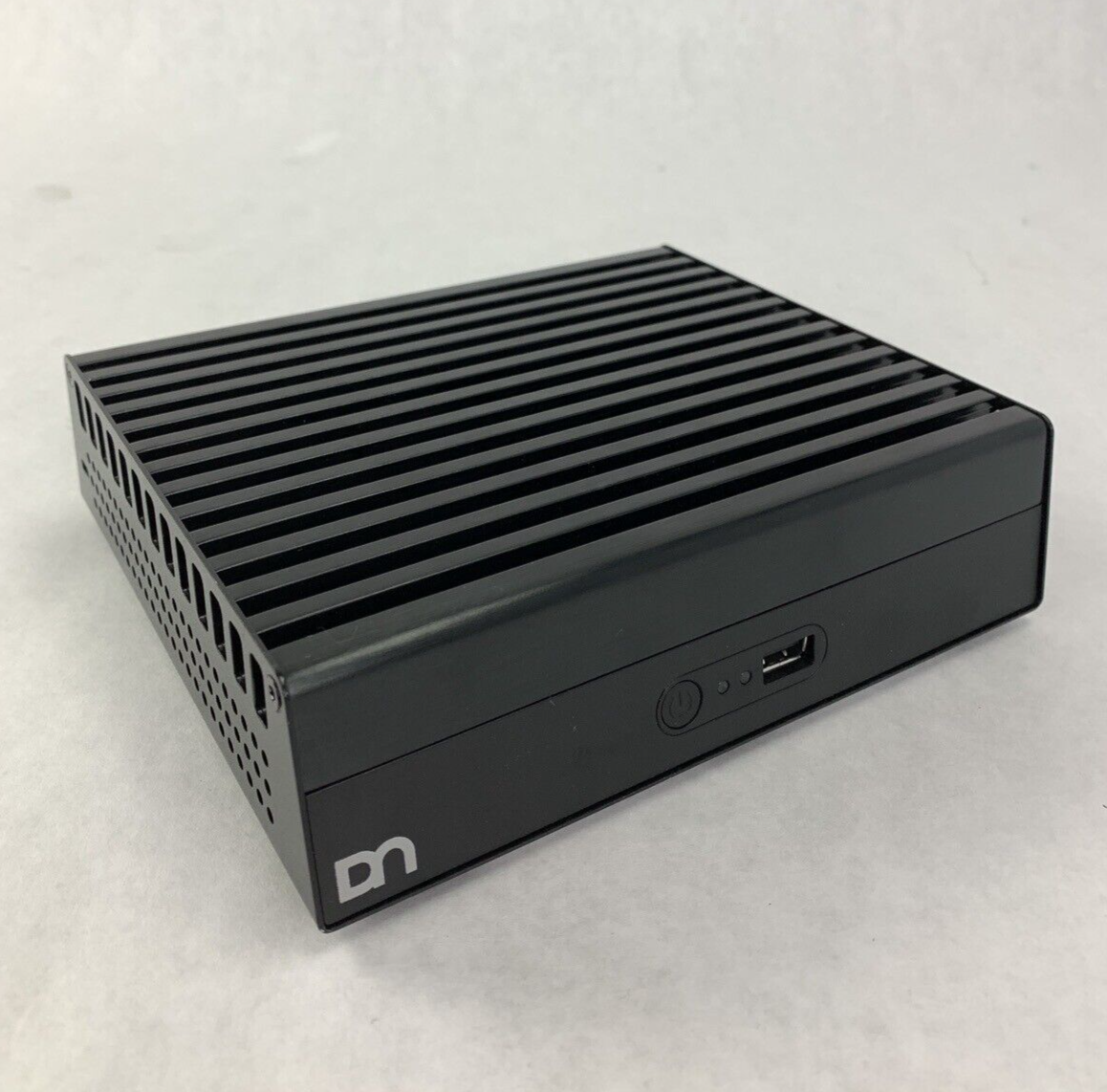 Wincor Nixdorf BEETLE M1350 POS System Celeron 4305 UE 2.0 GHz 8 GB No OS No HDD