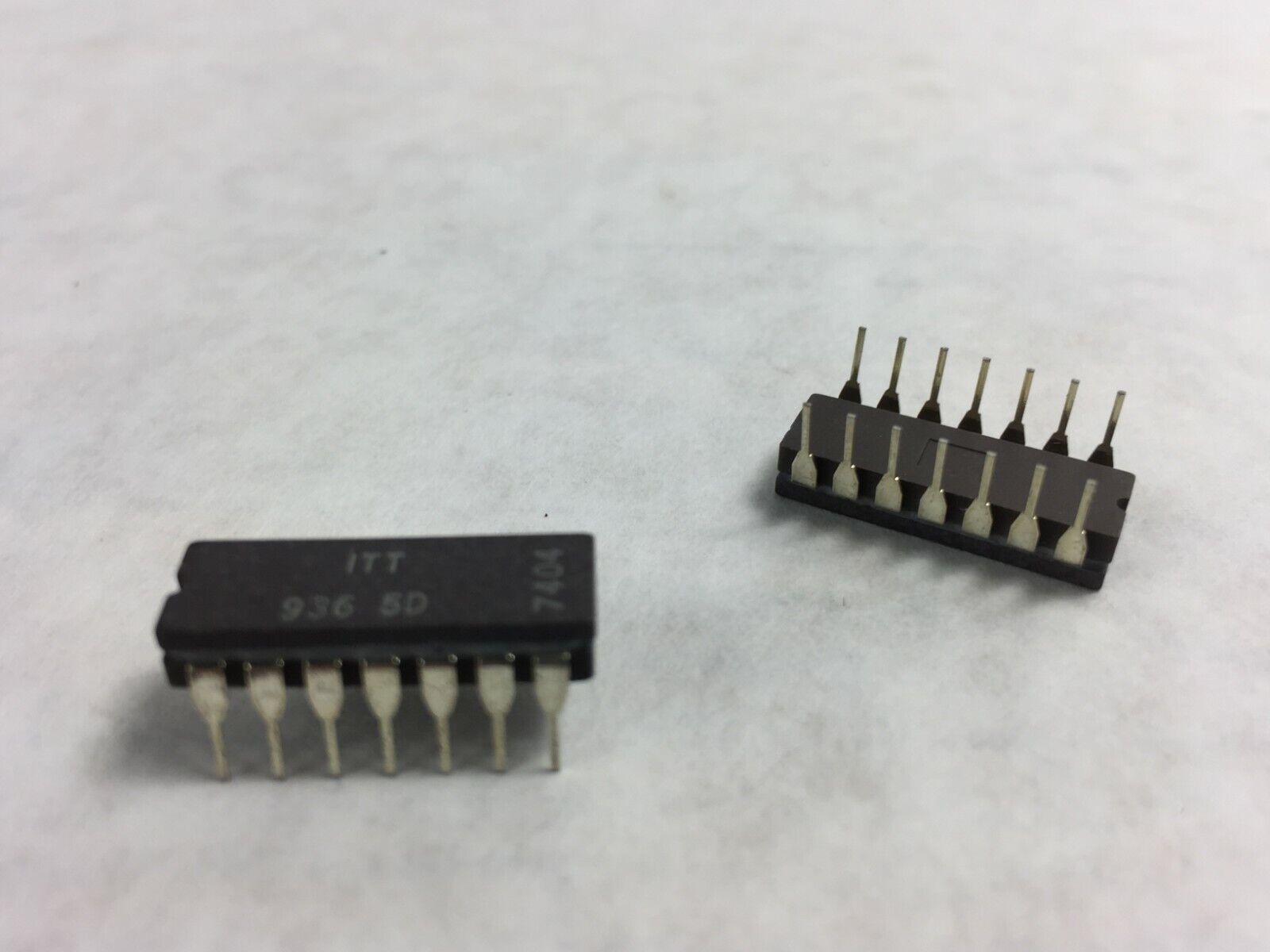(14) ITT 936 5D  Integrated Circuit  Lot of 14
