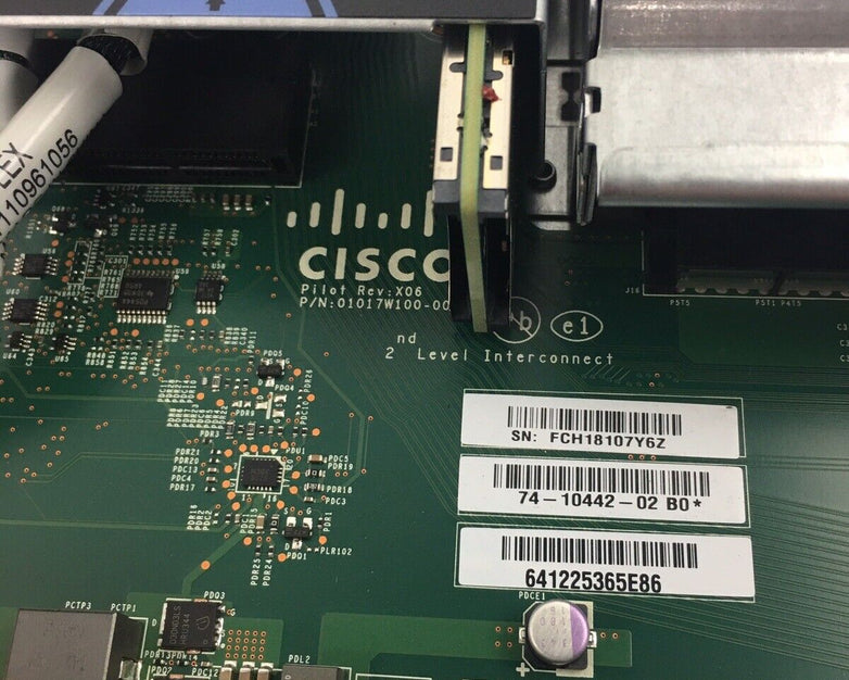 Cisco UCSC-C220-M3S 2x Xeon E5-2660 V2 2.20 GHz 64 GB RAM No HDDs No OS
