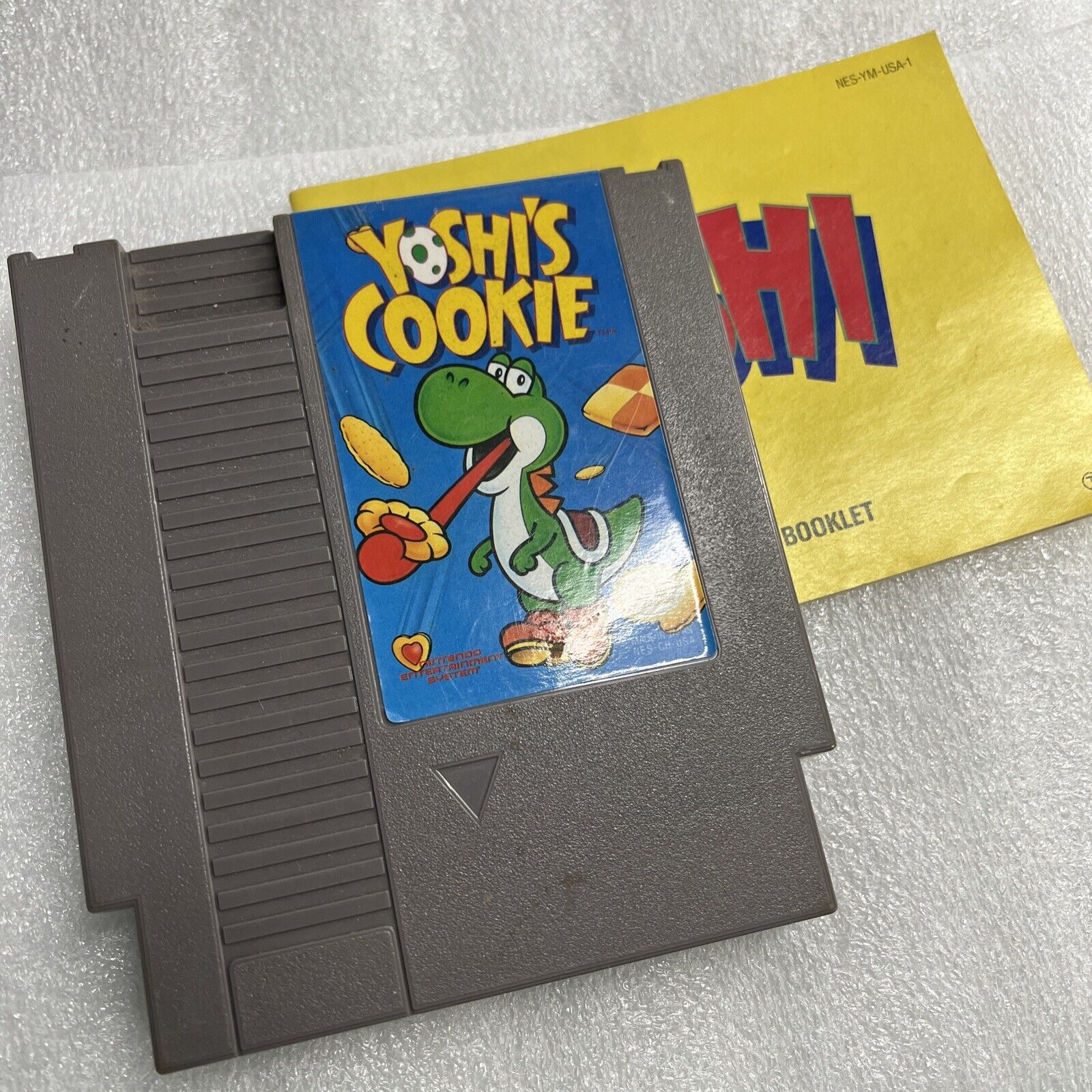Vintage NES Yoshi's Cookie Nintendo Entertainment System1993 Video Game w/ Book