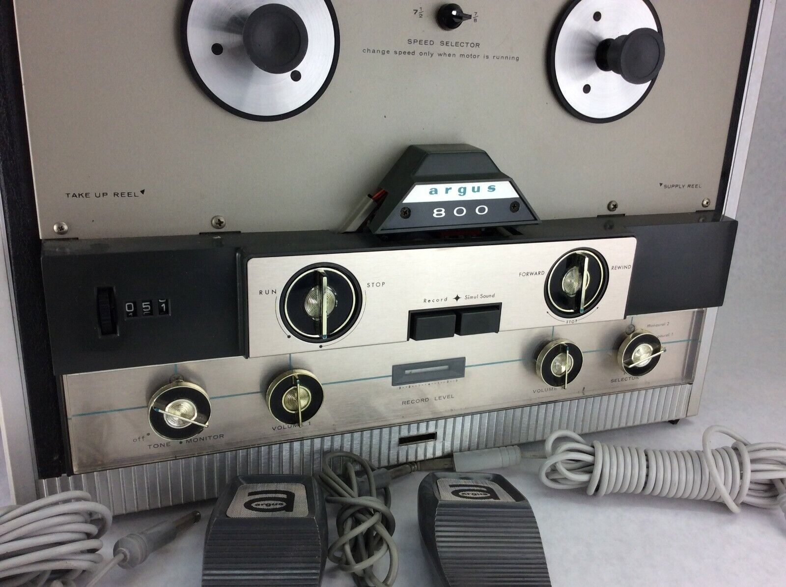 Argus Model 800 Reel to Reel Tape w/ Speakers - No Output