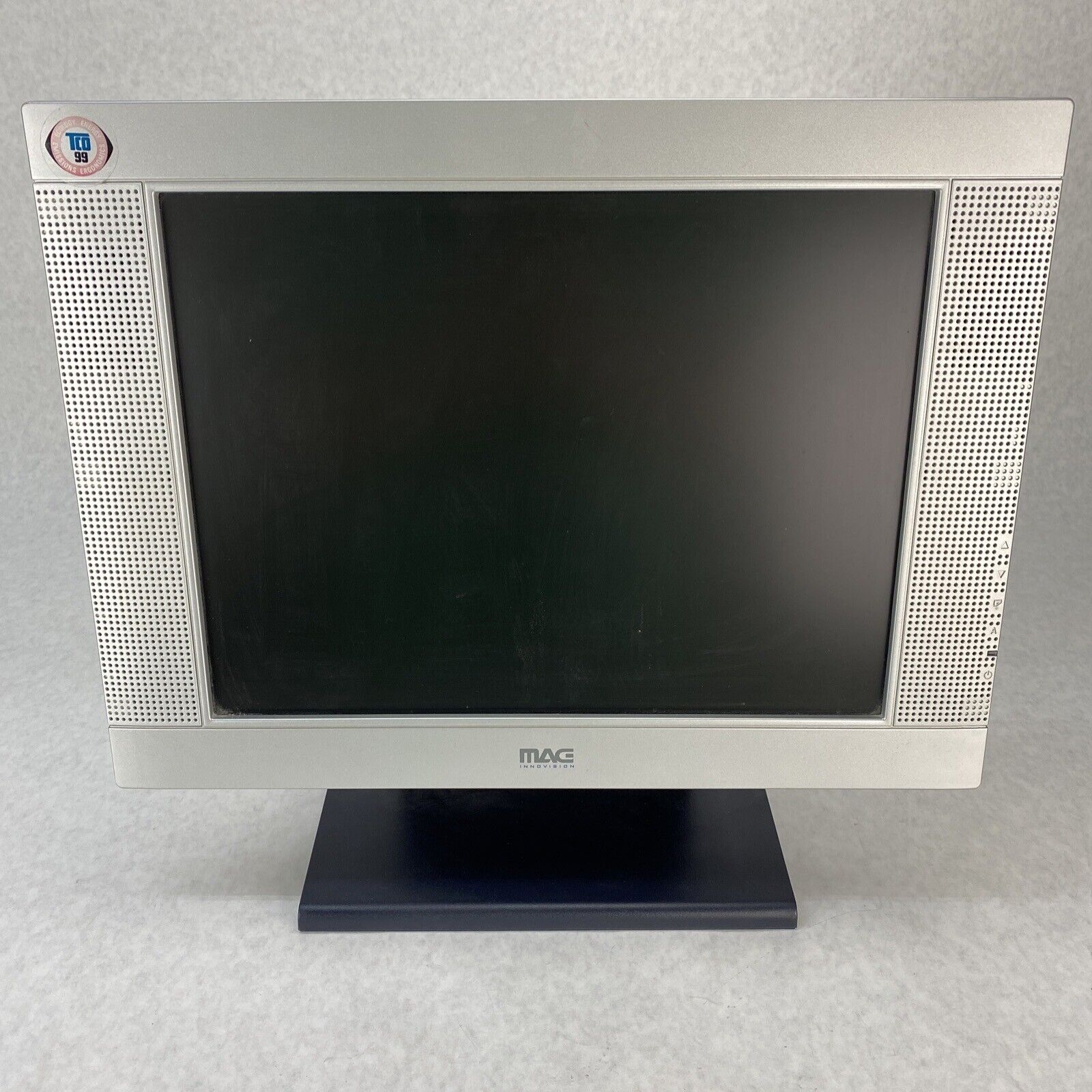 MAG LT565 Innovision 15 Inch LCD Monitor 568 with Built-In Speakers NO PSU