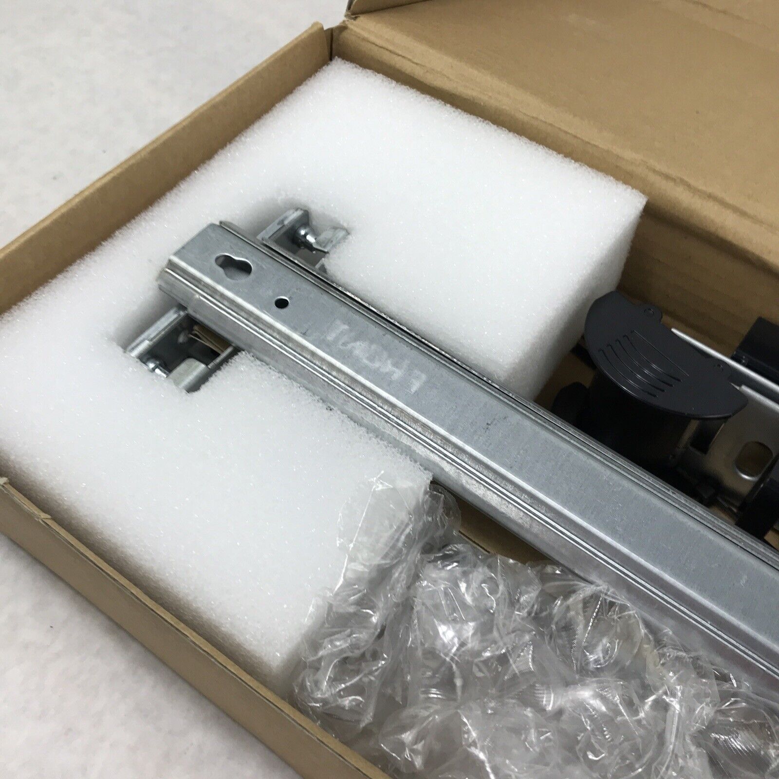 HP 487267-002 Rack Rail Kit 2U G6 Rack Mount Rail Kit  Management Arm