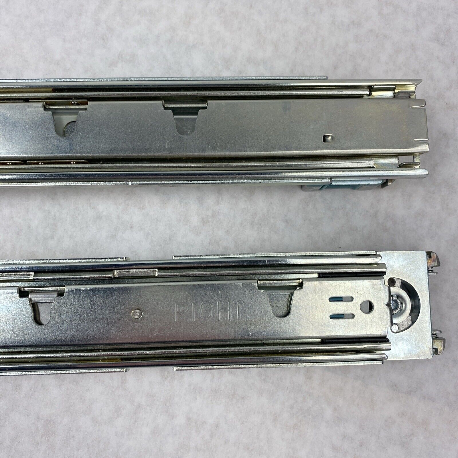 Accuride 03142 Medium-Duty Full Extension Drawer Slide