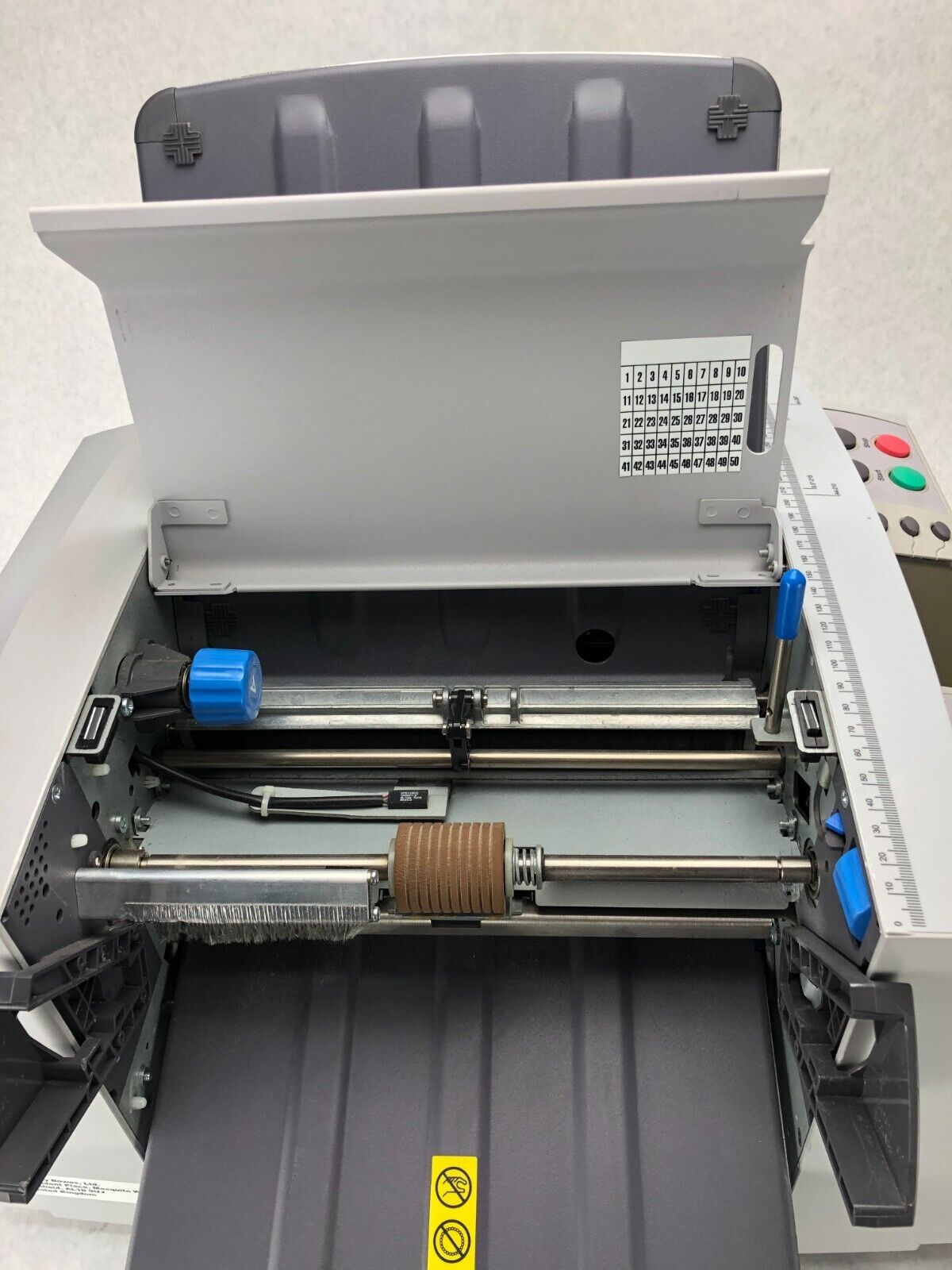 Pitney Bowes  DF800 Paper Letter Folder - No Trays