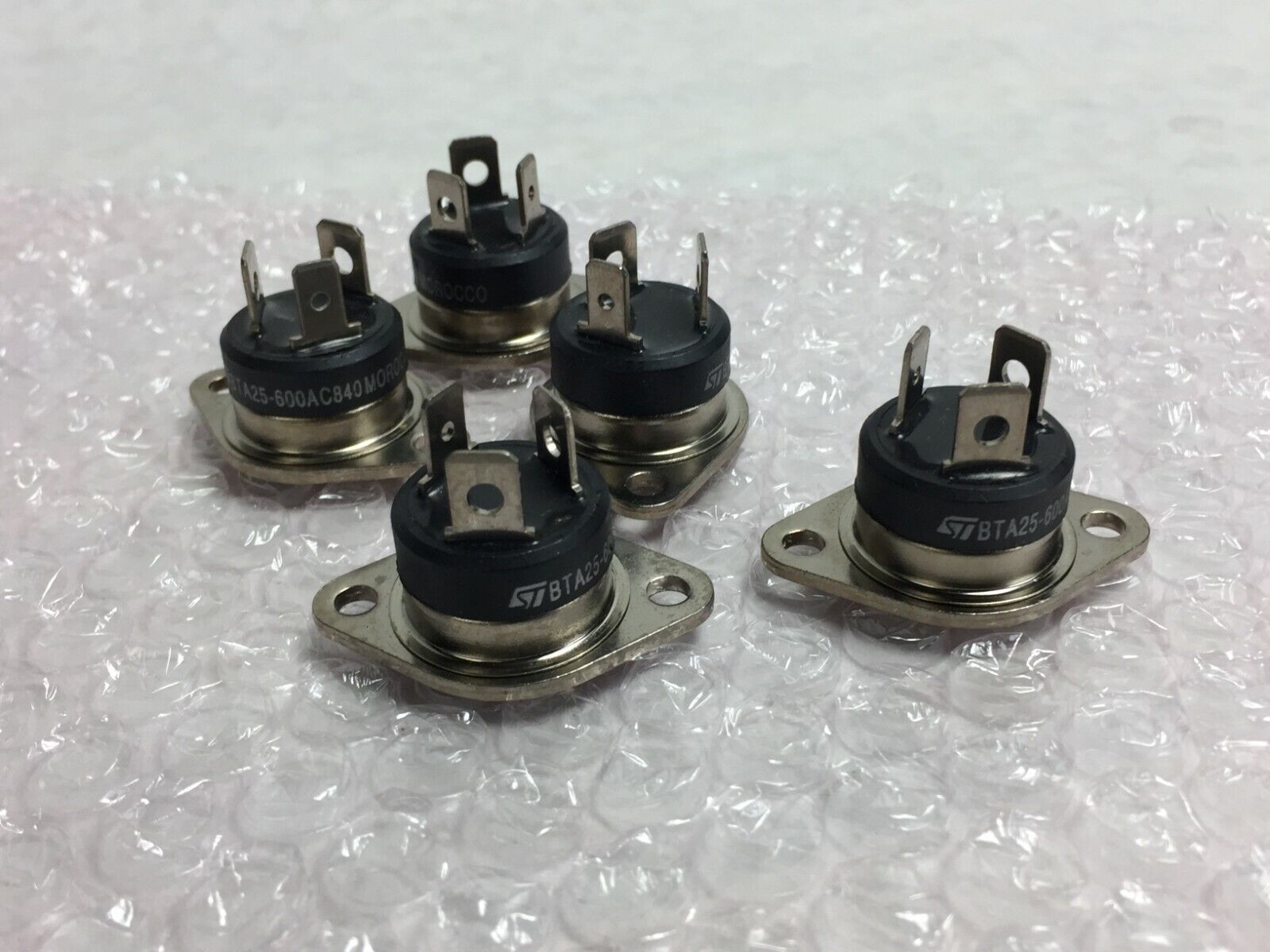 ST BTA25-600AC840 TRIAC  Lot of 5