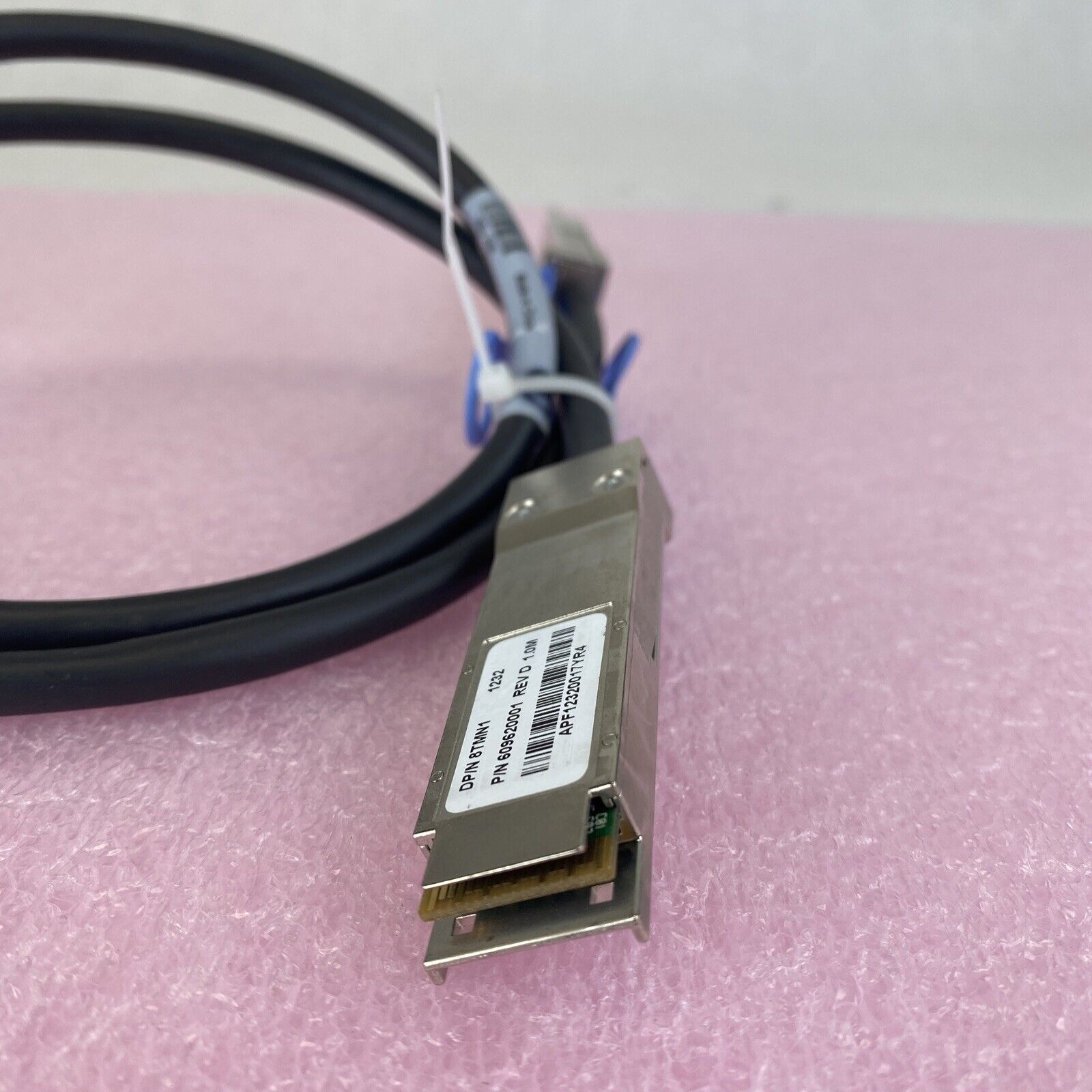 Dell 08TMN1 PowerEdge M I/O FORCE 10 40G BASE cable