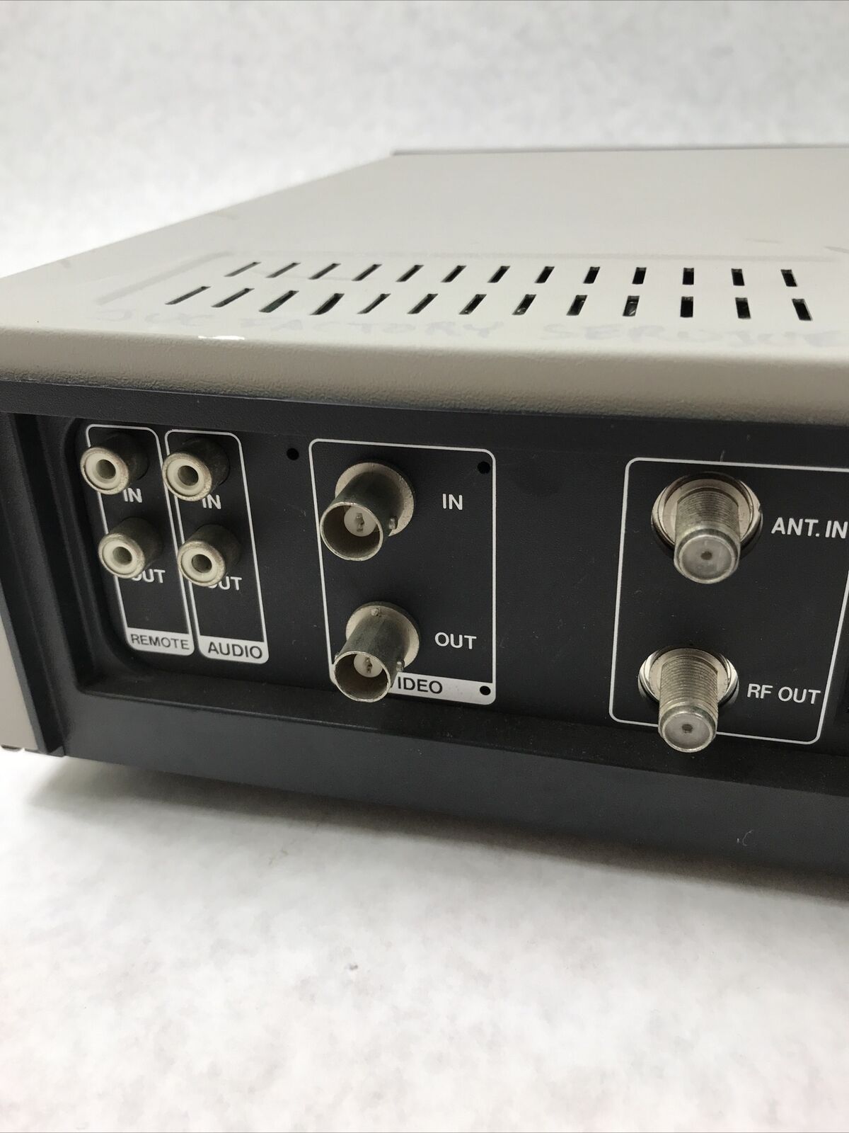 JVC BR-3700U VHS Player/Recorder 300W 2.5A 120V 60Hz